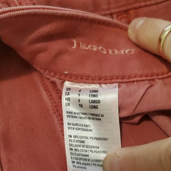 American Eagle Outfitters Coral Distressed Skinny Jeans - Picture 2 of 6